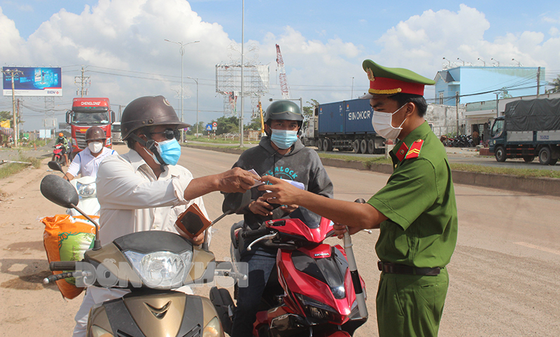 Kiểm tra thông tin về phòng chống dịch của công dân.