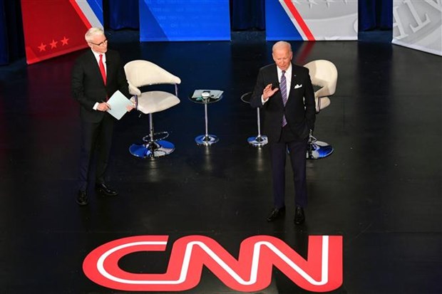 Tỷ lệ ủng hộ ông Biden giảm mạnh nhất trong các đời Tổng thống Mỹ Tổng thống Joe Biden tiết lộ về chủ trương mới của ông liên quan đến vấn đề tăng thuế và nguồn ngân sách chi cho các dự án xây dựng cơ sở hạ tầng, trong cuộc trả lời phỏng vấn hãng tin CNN ngày 21-10-2021. (Ảnh:AFP/TTXVN)