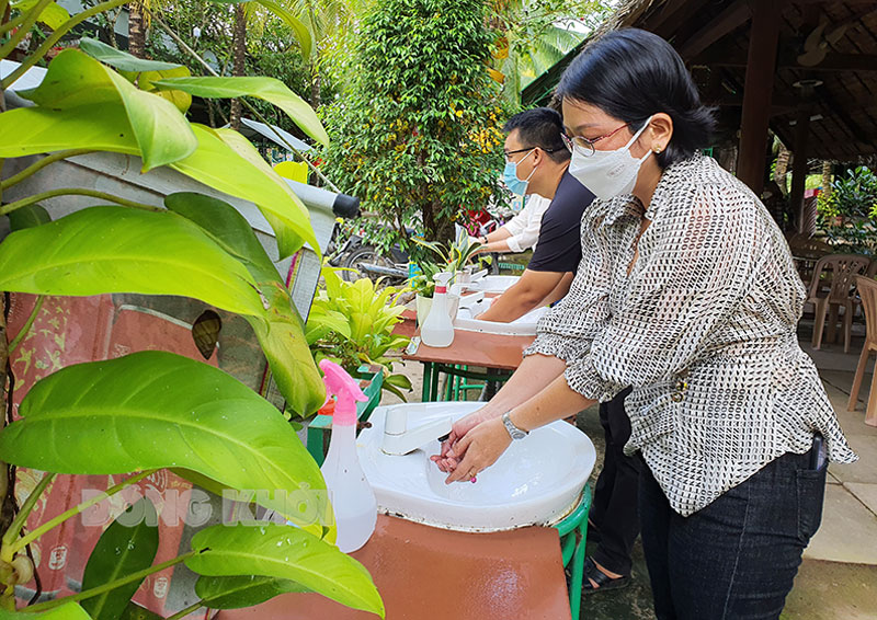 Khu vực rửa tay dành cho khách đến điểm du lịch Lan Vương.