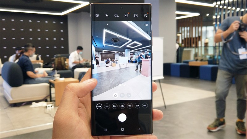 Giá Samsung Note 20 và Note 20 Ultra bao nhiêu? Mua ở đâu rẻ? Galaxy Note 20 series sở hữu camera cao cấp mạnh mẽ.