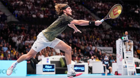 Stefanos Tsitsipas thoát hiểm trận đầu ở Vienna