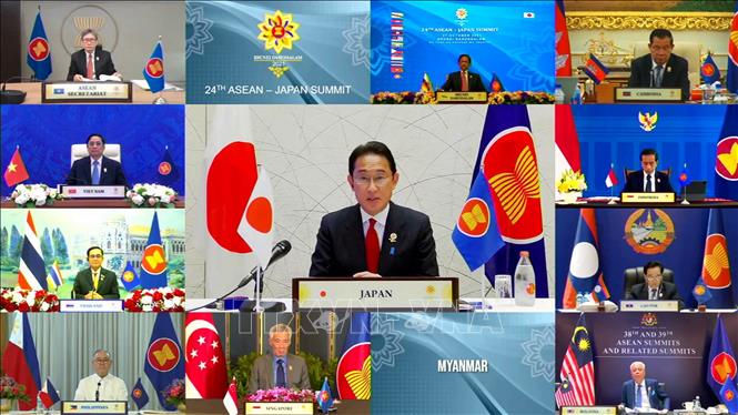 ASEAN khẳng định tinh thần cộng đồng Thủ tướng Nhật Bản Fumio Kishida phát biểu tại Hội nghị cấp cao ASEAN- Nhật Bản được tổ chức theo hình thức trực tuyến, ngày 27-10-2021. Ảnh: AFP/TTXVN