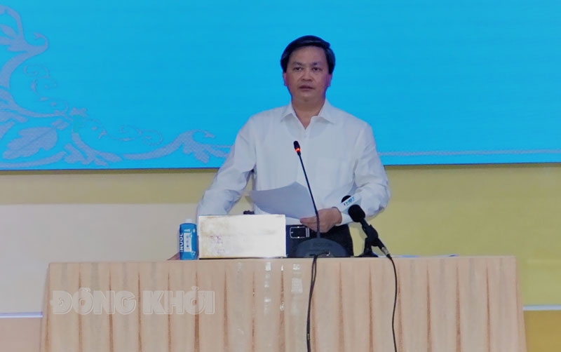 Ủy viên Trung ương Đảng, Bí thư Tỉnh ủy Lê Đức Thọ - Trưởng BCĐ tỉnh phát biểu kết luận cuộc họp.