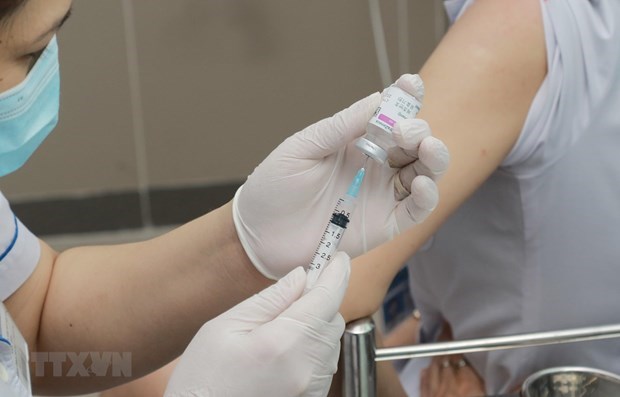 Tiêm vaccine ngừa COVID-19. Nguồn: TTXVN