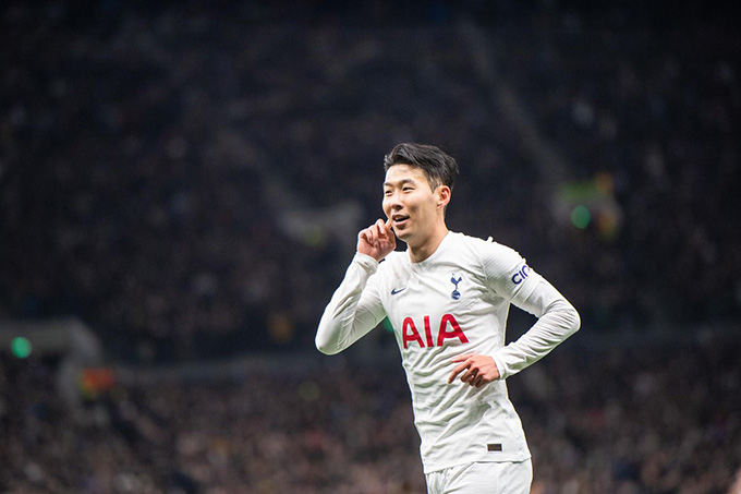Conte ra mắt hú vía trong trận cầu 3 thẻ đỏ Son mở tỷ số trận Tottenham vs Vitesse