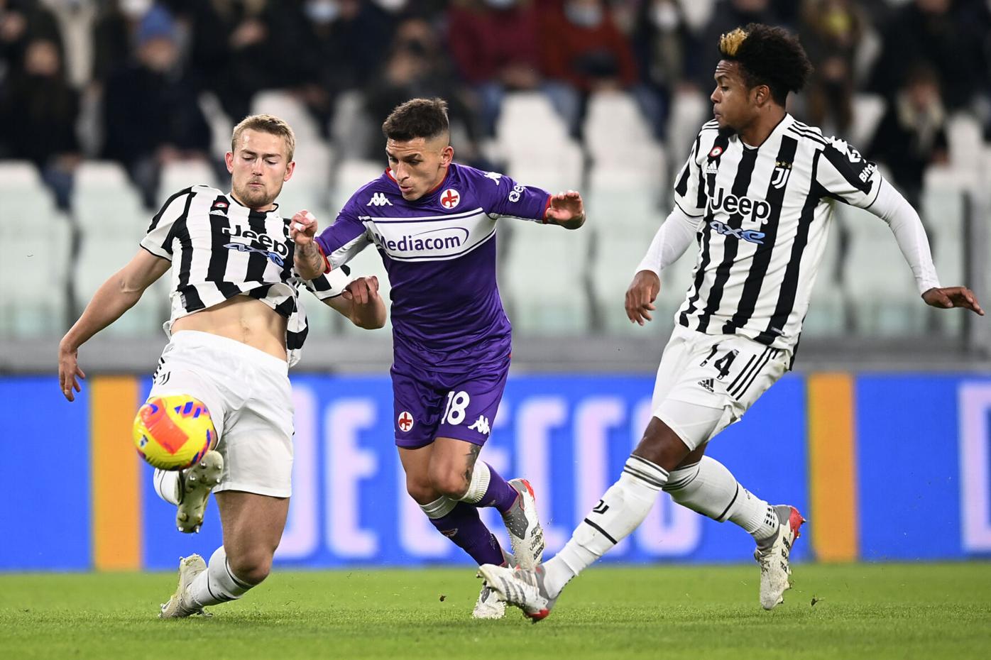Cuadrado solo phút chót, 'Bà đầm già' thắng chật vật