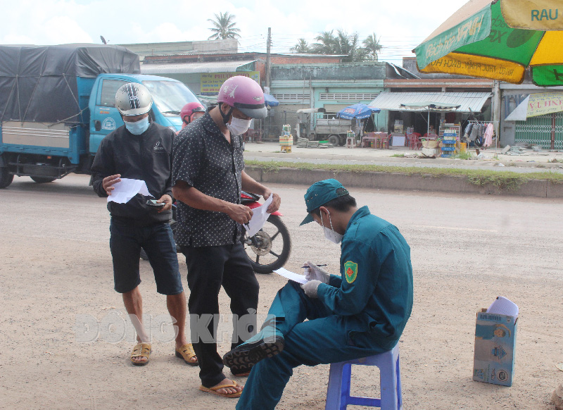 Tiếp nhận thông tin khai báo của công dân.