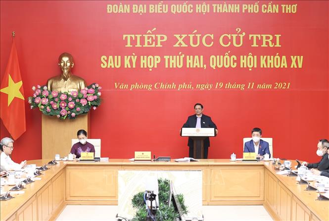 Thủ tướng Phạm Minh Chính phát biểu tại buổi tiếp xúc cử tri Thành phố Cần Thơ trực tuyến từ điểm cầu Chính phủ (Hà Nội). Ảnh: Dương Giang/TTXVN