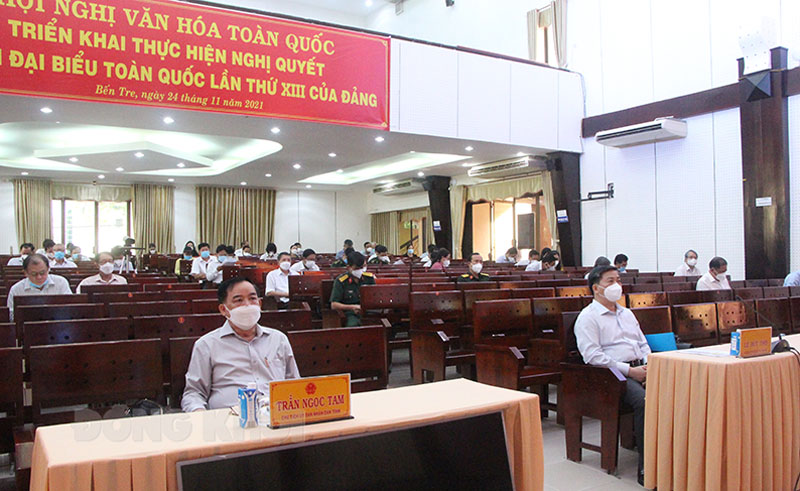 Lãnh đạo tỉnh tham dự tại điểm cầu Bến Tre.