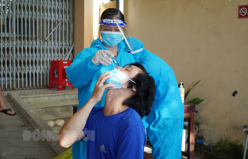 Chiều ngày 25-11-2021, tỉnh có 136 ca mắc Covid-19 Test nhanh tầm soát khu vực nguy cơ cao.