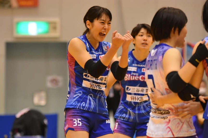 PFU BlueCats liên tục dẫn trước Himeji Victorina ở 2 sét đấu đầu tiên