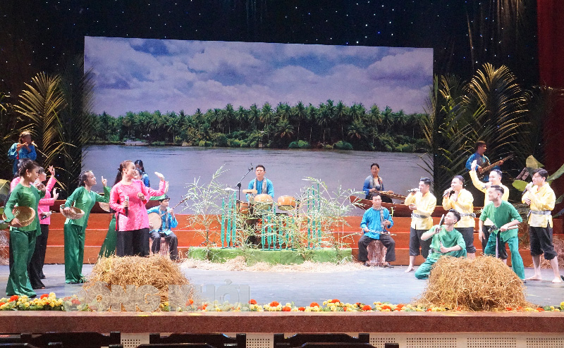 Bến Tre tham dự hội diễn đàn, hát dân ca 3 miền toàn quốc năm 2021 theo hình thức trực tuyến Trung tâm Văn hóa - Điện ảnh tỉnh đã tổ chức ghi hình các tiết chương trình tham dự hội diễn.