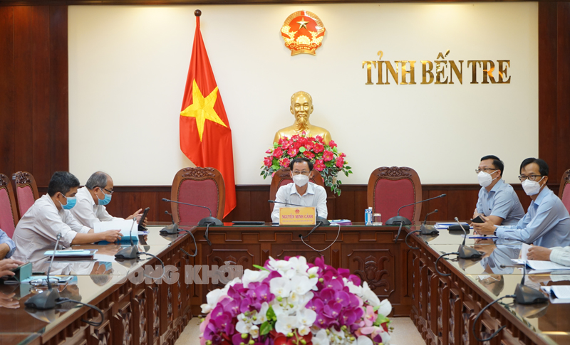 Phó chủ tịch UBND tỉnh Nguyễn Minh Cảnh tham dự hội nghị tại điểm cầu tỉnh Bến Tre.