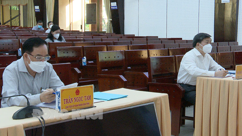 Đại biểu tham dự tại điểm cầu tỉnh.