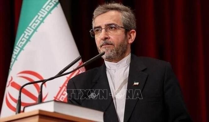 Nhà đàm phán hạt nhân hàng đầu của Iran Ali Bagheri Kani phát biểu tại một cuộc họp báo ở Tehran. Ảnh: IRNA/TTXVN