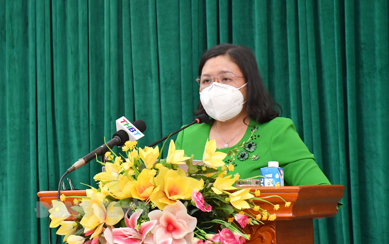 Phó bí thư Thường trực Tỉnh ủy - Chủ tịch HĐND tỉnh Hồ Thị Hoàng Yến phát biểu tại hội nghị.