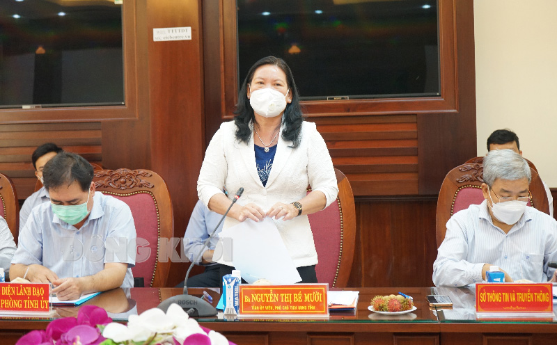 Phó chủ tịch UBND tỉnh Nguyễn Thị Bé Mười phát biểu tại buổi làm việc.