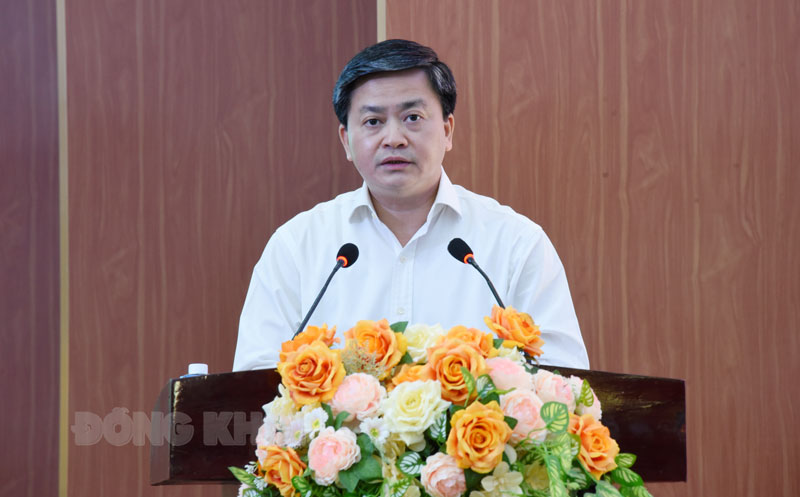 Ủy viên Trung ương Đảng - Bí thư Tỉnh ủy Lê Đức Thọ phát biểu tại hội nghị.