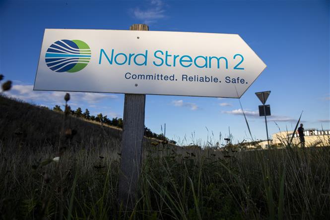 Nga ‘vỡ mộng’ sớm đưa đường ống Nord Stream 2 vào vận hành đầu năm 2022 Biển chỉ dẫn tới dự án đường ống khí đốt Dòng chảy phương Bắc 2 tại Lubmin, Đức, ngày 7-9-2020. Ảnh: AFP/TTXVN