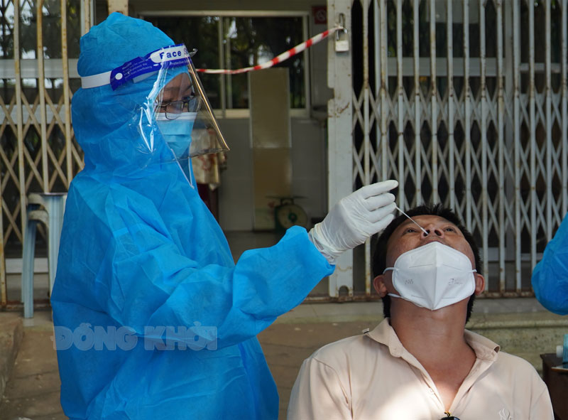 Test nhanh tầm soát SARS-CoV-2.