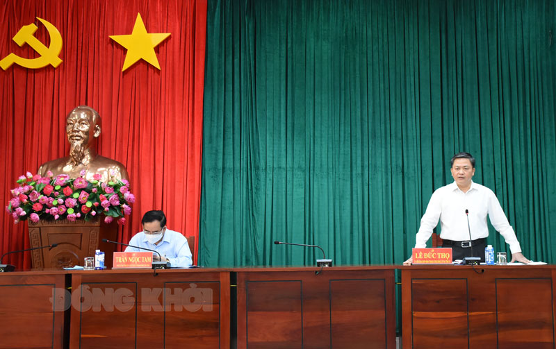 Ủy viên Trung ương Đảng - Bí thư Tỉnh ủy Lê Đức Thọ chỉ đạo tại buổi làm việc.