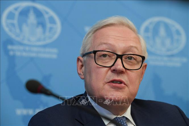 Thứ trưởng Ngoại giao Nga Sergei Ryabkov phát biểu tại một cuộc họp báo ở Moskva. Ảnh: AFP/TTXVN