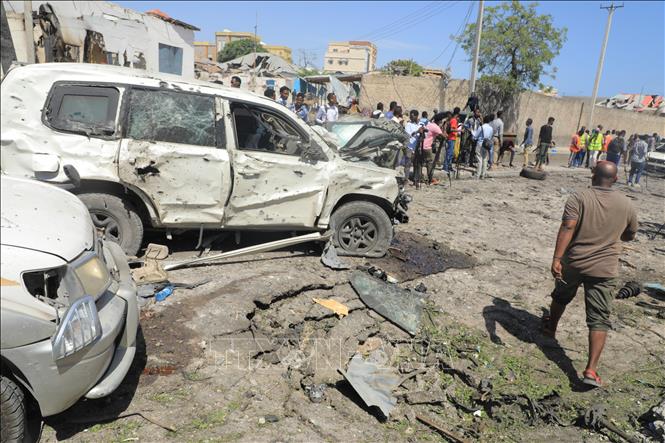 Hiện trường vụ đánh bom xe tại Mogadishu, Somalia, ngày 12-1-2022. Ảnh minh họa: THX/TTXVN