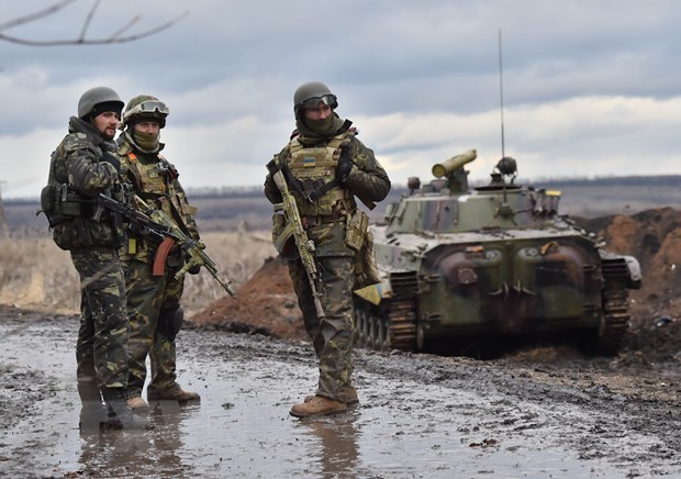 Binh sỹ quân đội Ukraine tại khu vực ở ngoại ô thành phố Debaltseve, vùng Donetsk, miền Đông Ukraine ngày 24-12-2014. (Nguồn: AFP/TTXVN)