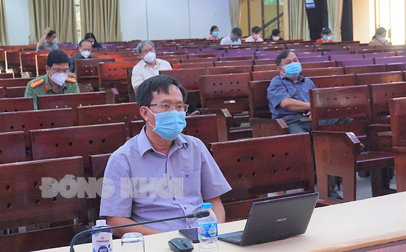 Phó trưởng Ban Tuyên giáo Tỉnh ủy Trần Tú Anh cùng các đại biểu tham dự tại điểm cầu tỉnh.
