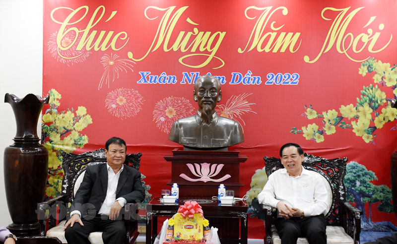 Đón tiếp chuyến thăm và chúc Tết của Hội Làm vườn Việt Nam - Cơ quan đại diện phía Nam Chủ tịch UBND tỉnh Trần Ngọc Tam đã đón tiếp chuyến thăm và chúc Tết của Hội Làm vườn Việt Nam - Cơ quan đại diện phía Nam.