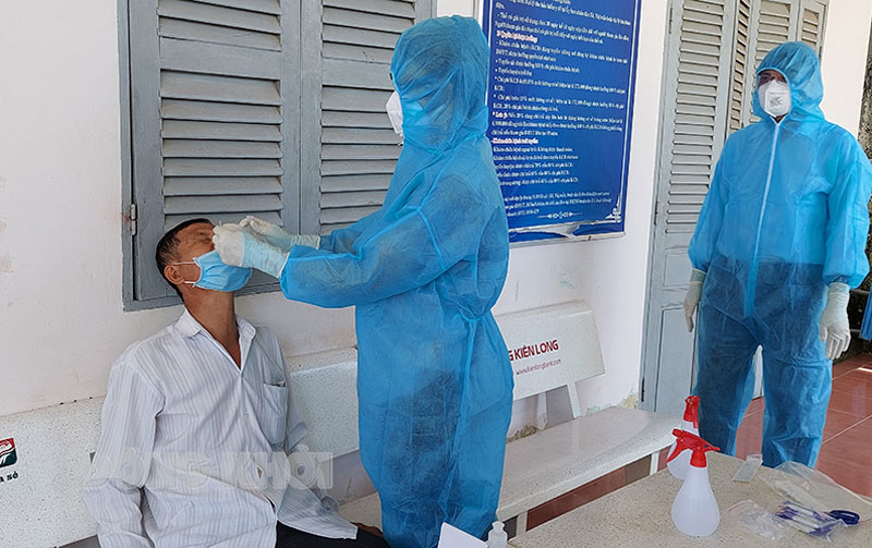 Trưa 25-1-2022, tỉnh có 95 ca mắc Covid-19 Test nhanh tầm soát SARS-CoV-2.