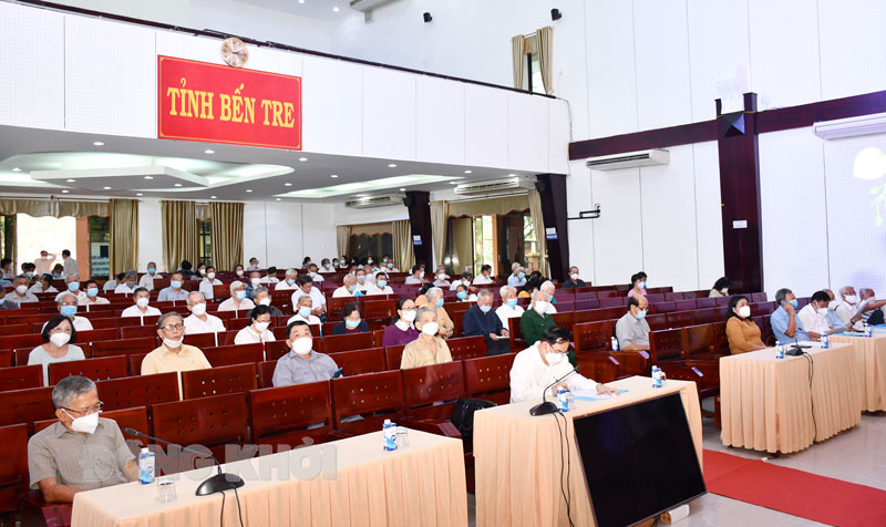 Phát biểu của Bí thư Tỉnh ủy nhân họp mặt cán bộ hưu trí Đại biểu tham dự họp mặt.