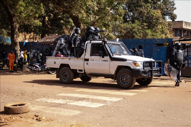 Lực lượng an ninh Burkina Faso tuần tra tại thủ đô Ouagadougou ngày 22-1-2022. Ảnh: AFP/TTXVN