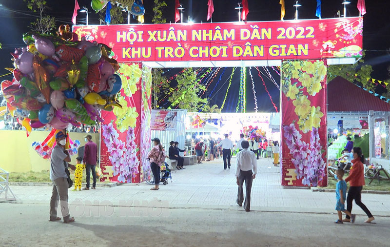 Hội xuân Tết nguyên đán Nhâm Dần 2022 trên địa bàn huyện. Ảnh: Văn Minh.