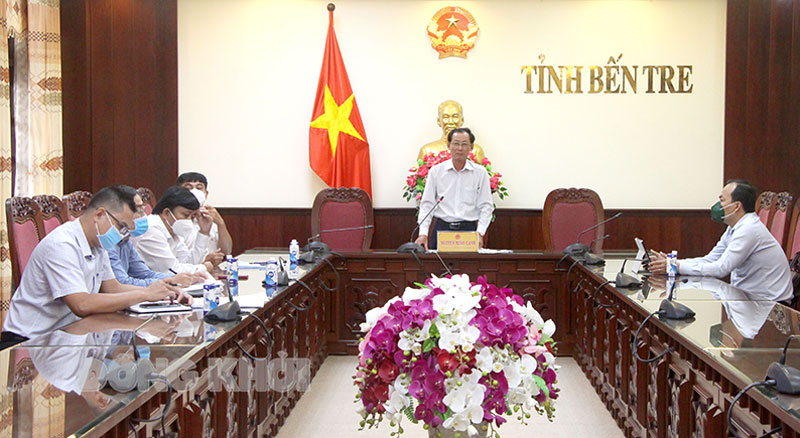 Bộ Giao thông vận tải triển khai các dự án đầu tư phát triển kết cấu hạ tầng đường bộ Phó chủ tịch UBND tỉnh Nguyễn Minh Cảnh tham dự tại điểm cầu tỉnh Bến Tre.