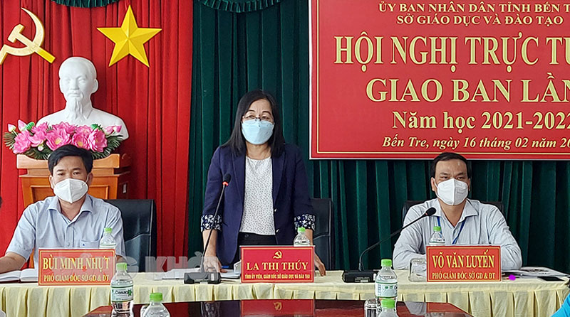Hội nghị trực tuyến giao ban lần 2 năm học 2021-2022 Giám đốc Sở GD&ĐT La Thị Thúy, Phó giám đốc Sở GD&ĐT Bùi Minh Nhựt, Võ Văn Luyến đồng chủ trì hội nghị.