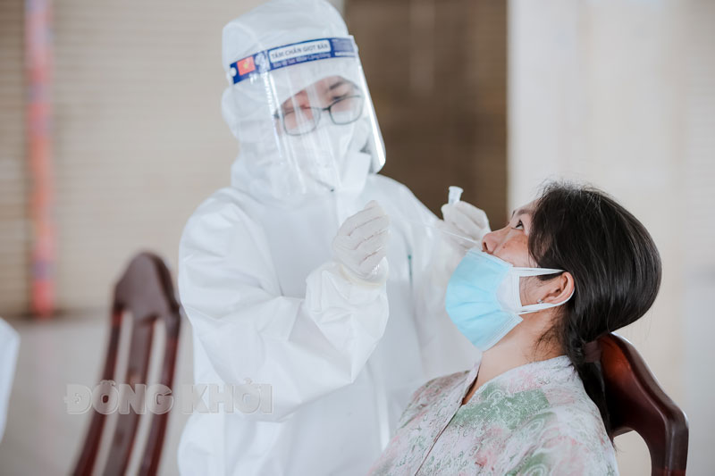 Sáng 18-2-2022, tỉnh có 15 ca mắc Covid-19 Test nhanh tầm soát SARS-CoV-2.