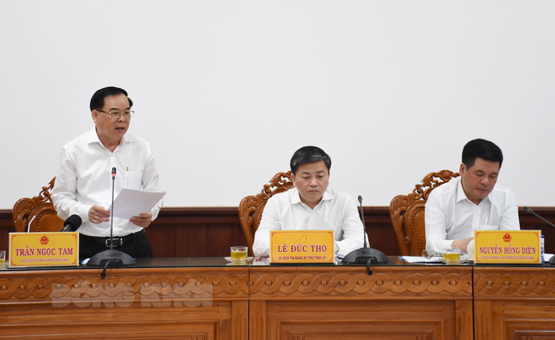 Bộ trưởng Bộ Công Thương Nguyễn Hồng Diên làm việc tại tỉnh Bến Tre Chủ tịch UBND tỉnh Trần Ngọc Tam phát biểu tại buổi làm việc.