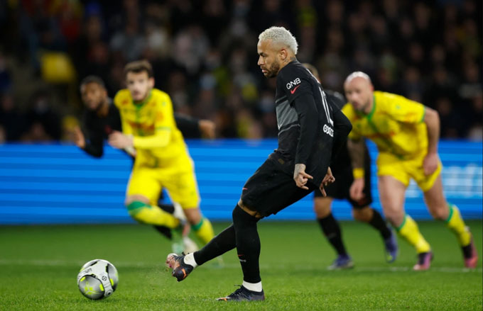 Neymar từ người hùng thành tội đồ Neymar ghi bàn rút ngắn cách biệt rồi chính anh đá hỏng 1 quả phạt đền ở phút 59 trận Nantes vs PSG