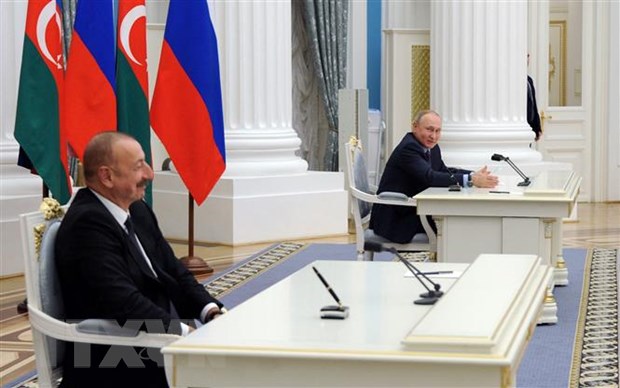 Tổng thống Nga Vladimir Putin (phải) và Tổng thống Azerbaijan Ilham Aliyev tại cuộc họp báo chung sau hội đàm ở Moskva ngày 22-2-2022. Ảnh: AFP/TTXVN