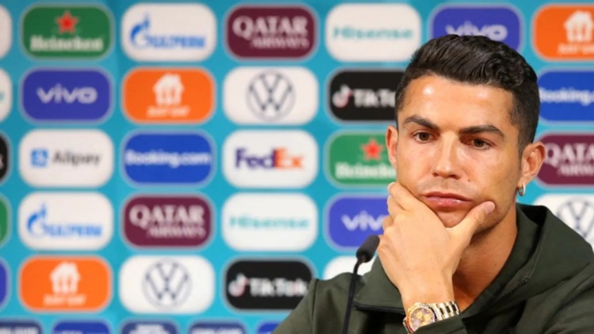 Ronaldo được khuyên nên giải nghệ (Ảnh: Internet)