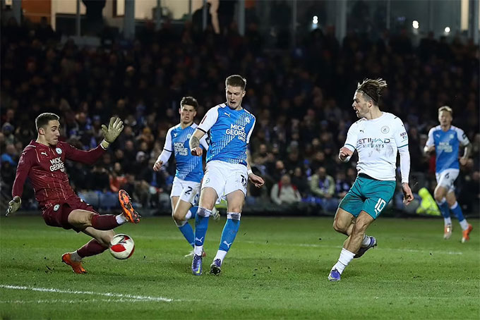 Grealish ghi bàn nâng tỷ số lên 2-0