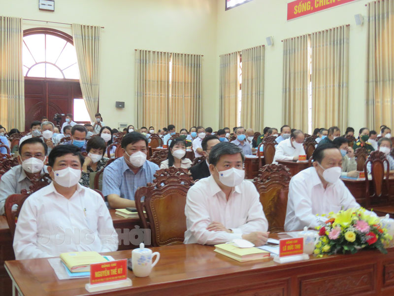 Ủy viên Trung ương Đảng - Bí thư Tỉnh ủy Lê Đức Thọ tham dự cuộc gặp mặt.