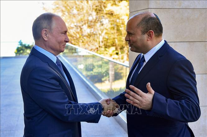 Tổng thống Nga Vladimir Putin (trái) và Thủ tướng Israel Naftali Bennett tại cuộc gặp ở Sochi, Nga, ngày 22-10-2021. Ảnh: AFP/TTXVN