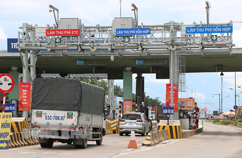 Nâng số lượng làn thuần tự động ETC tại Trạm thu phí cầu Rạch Miễu Kể từ ngày 15-3-2022, Trạm thu phí cầu Rạch Miễu QL60 chỉ duy trì 1 thu phí thủ công ở mỗi bên làn đi và làn về tỉnh.
