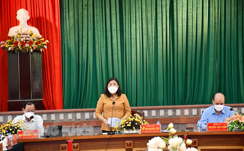 Ban Thường vụ Tỉnh ủy làm việc với Ban Thường vụ Thành ủy TP. Bến Tre Phó bí thư Thường trực Tỉnh ủy - Chủ tịch HĐND tỉnh Hồ thị Hoàng Yến Phát biểu chỉ đạo tại buổi làm việc .