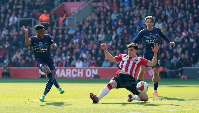 Sterling mở tỷ số cho Man City