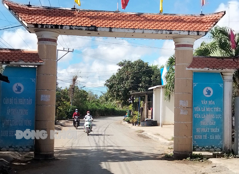 Đường giao thông ấp Thừa Trung, xã Thừa Đức (Bình Đại).