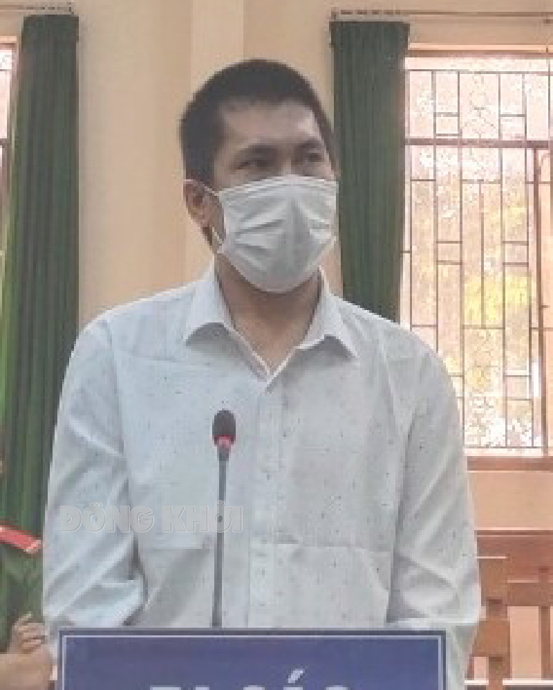 Bị cáo Hùng tại phiên tòa ngày 24-3-2022. Ảnh: Huỳnh Đức.