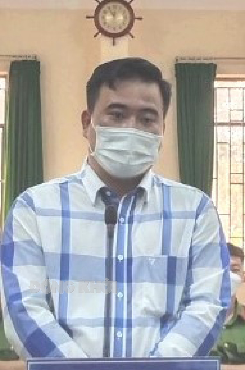 Bị cáo Thuần tại phiên tòa ngày 23-3-2022. Ảnh: Huỳnh Đức.